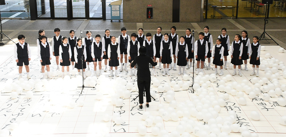 愛媛大学教育学部附属小学校コーラス部の皆さん
